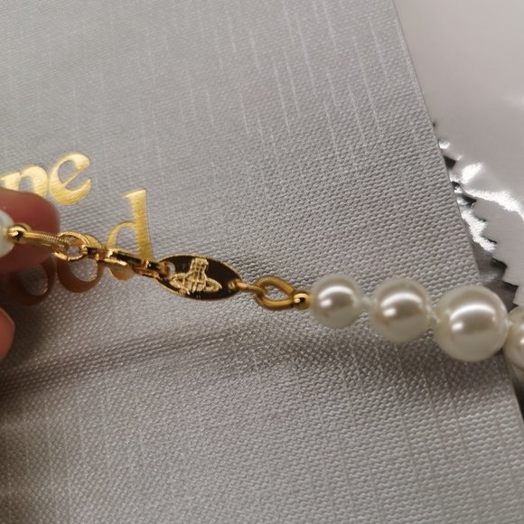 Vivienne Westwood LARGE Bas Relief Pearl Necklace New - Picture 5 of 5